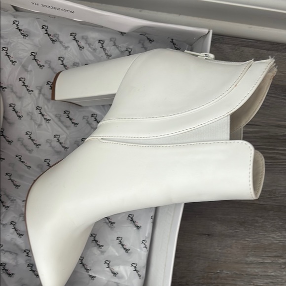 Qupid White Heeled Boots with Chunky Heel - Picture 4 of 6